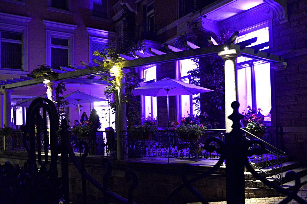 Heliopark Bad Hotel Zum Hirsch Baden-Baden Exterior photo