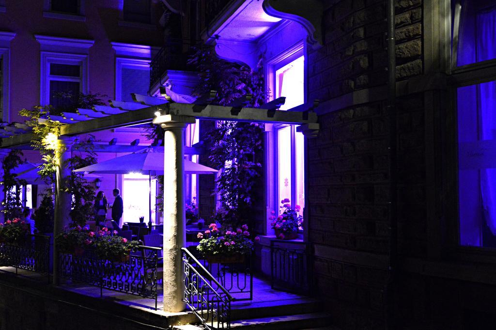 Heliopark Bad Hotel Zum Hirsch Baden-Baden Exterior photo